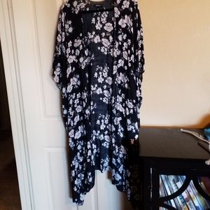Torrid Size 3/4 Kimono